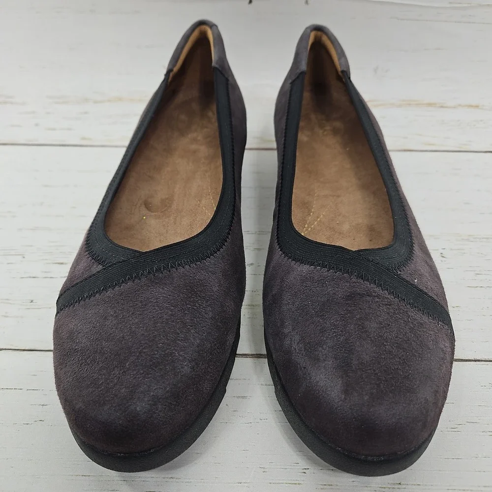 Clarks Artisan Daelyn Hill Size 10W Purple Gray Suede Slip On Wedge Shoes